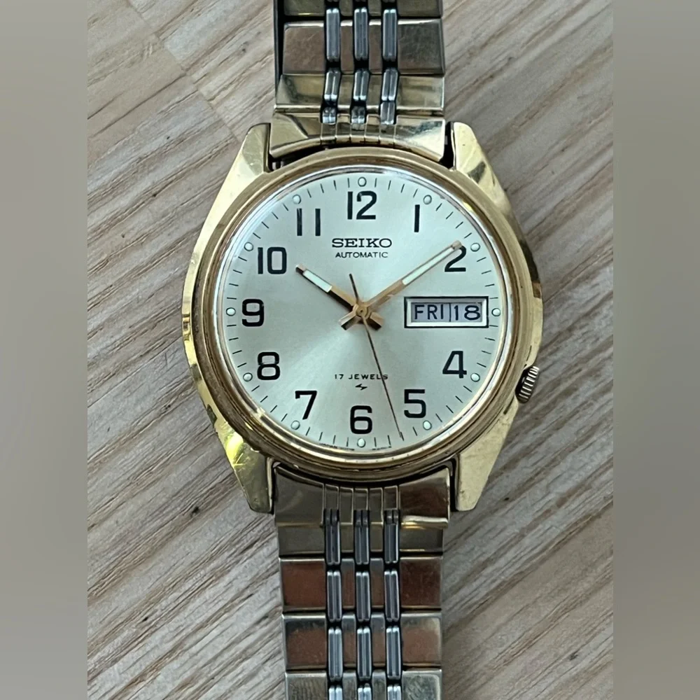 Seiko Automatic 17 Jewels Rare Vintage Men’s Watch Two-Tone Bracelet Gold Dial